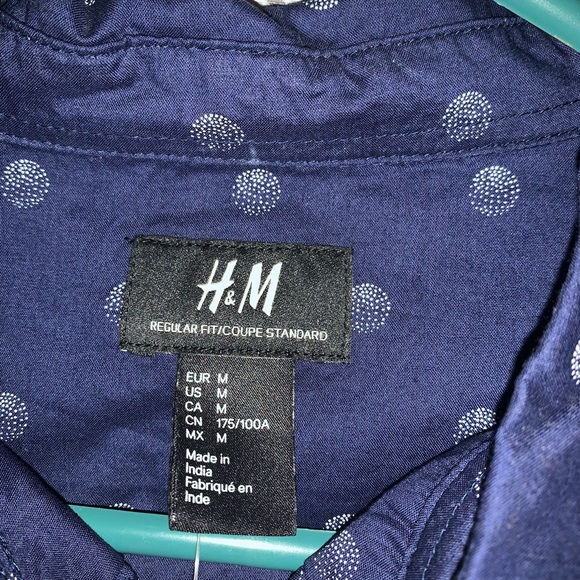H&M short sleeve button up - Picture 3 of 4